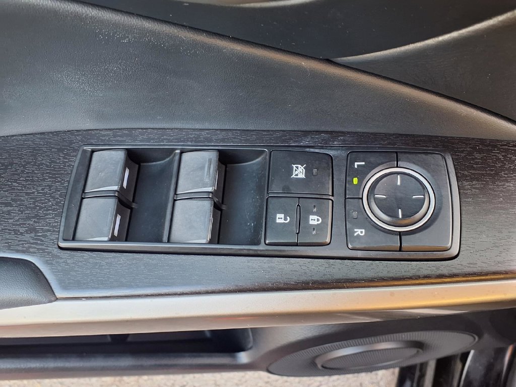 Used 2019 Lexus IS 300 w/ Navigation Package RWD image 8