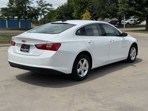 Used 2024 Chevrolet Malibu LS w/ Driver Confidence Package FWD image 5
