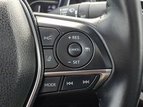 Used 2019 Toyota Camry XLE w/ Navigation Package image 21