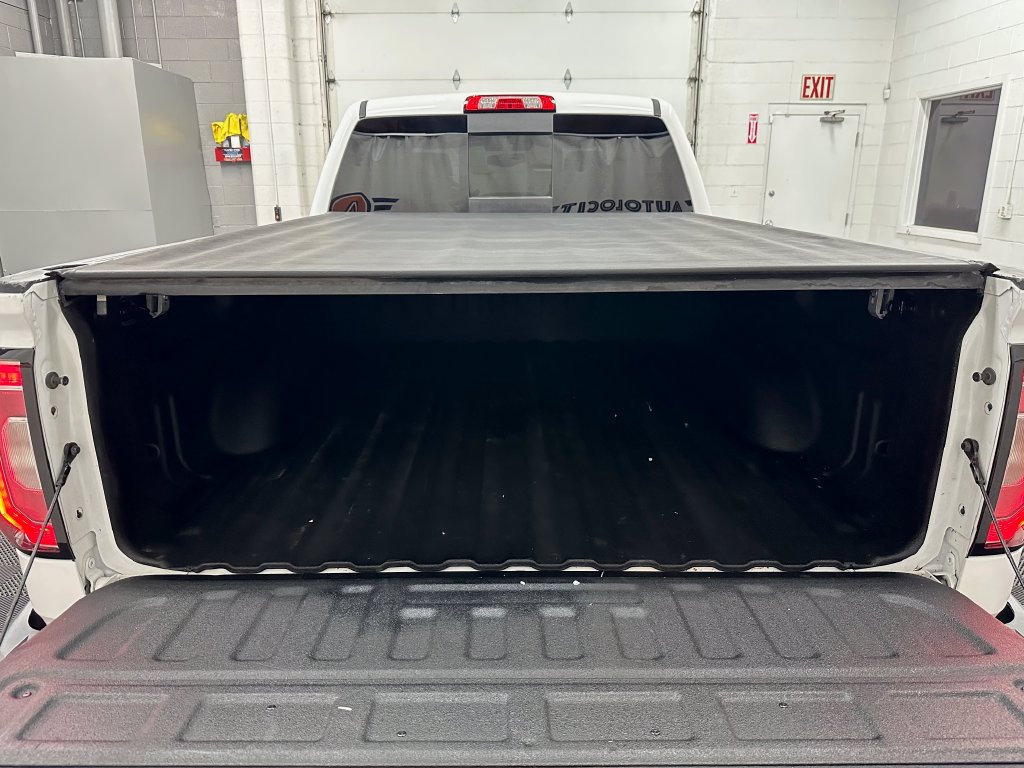 Used 2018 GMC Sierra 1500 SLT w/ SLT Premium Package AWD/4WD image 12