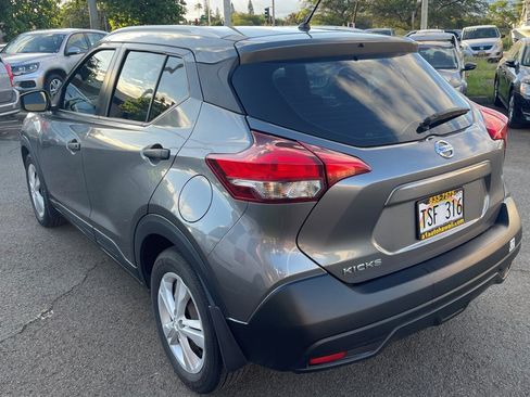 Used 2018 Nissan Kicks S FWD image 3