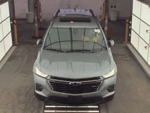 Used 2024 Chevrolet Traverse RS image 2