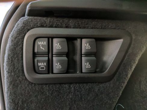 Certified 2025 BMW X7 xDrive40i w/ M Sport Package image 48