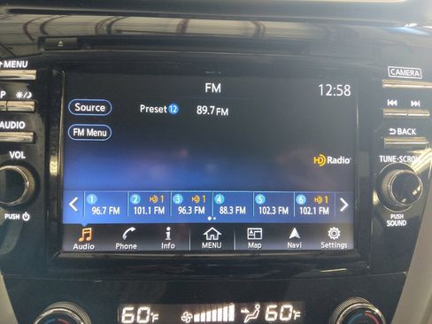 Used 2017 Nissan Murano Platinum w/ Platinum Technology Package FWD image 25