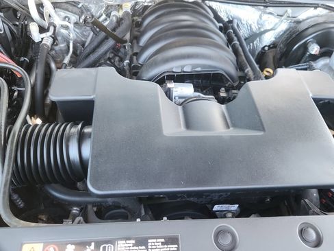 Used 2018 Chevrolet Suburban Premier AWD/4WD image 19