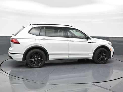 Used 2024 Volkswagen Tiguan SE R-Line FWD image 3