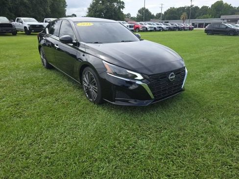 Used 2023 Nissan Altima 2.5 SL FWD image 11