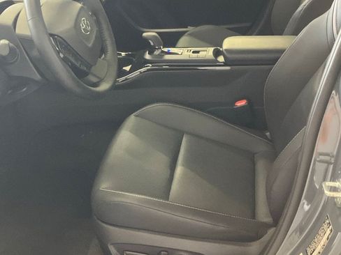 Used 2024 Toyota Prius XLE AWD/4WD image 9