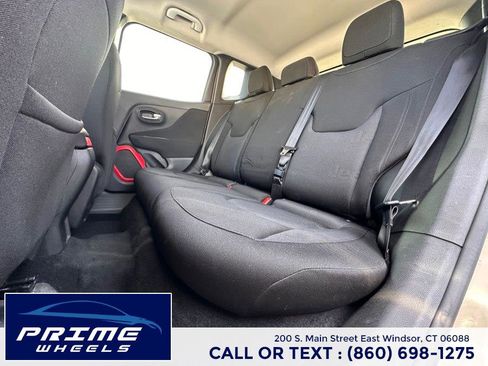 Used 2015 Jeep Renegade Latitude image 12
