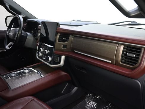 Used 2022 Ford Expedition Limited AWD/4WD image 15