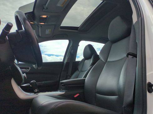 Used 2019 Acura TLX FWD image 16
