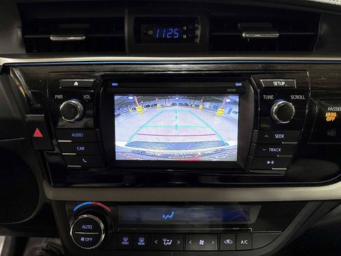 Used 2014 Toyota Corolla LE image 23