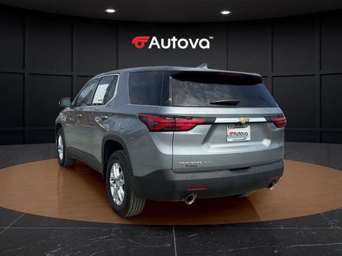 Used 2023 Chevrolet Traverse LS w/ Safety Package image 3