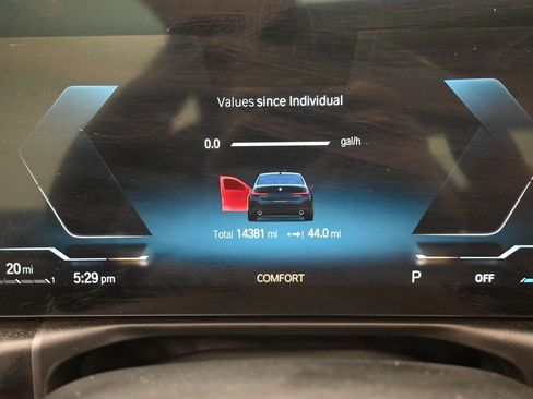 Used 2023 BMW 330i xDrive Sedan w/ Premium Package image 23