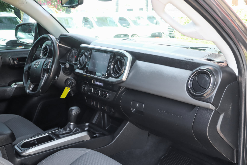Used 2022 Toyota Tacoma SR5 AWD/4WD image 38