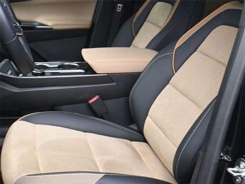 Used 2026 Chevrolet Equinox ACTIV w/ Convenience Package III image 10