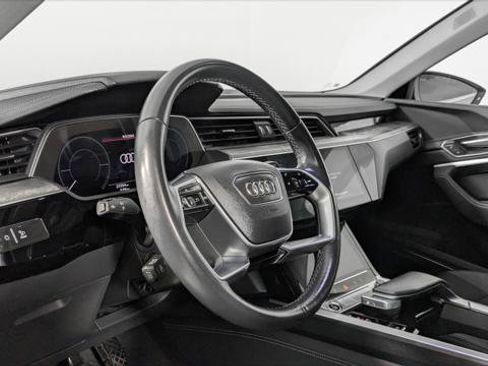 Used 2024 Audi Q8 e-tron Premium Plus w/ Premium Plus Package AWD/4WD image 26