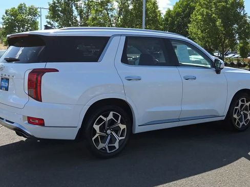 Used 2022 Hyundai Palisade Calligraphy w/ Cargo Package FWD image 8