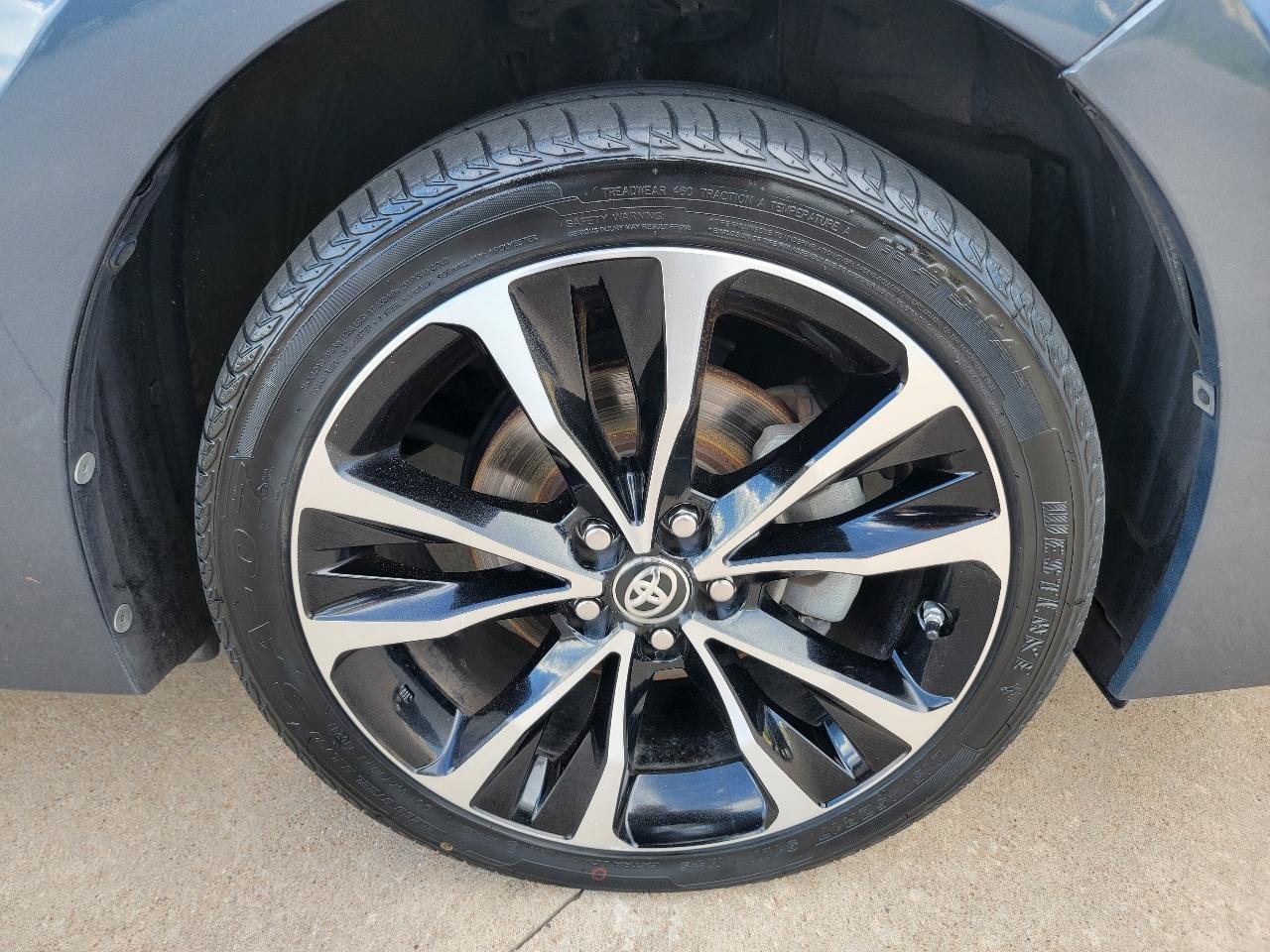 Used 2017 Toyota Corolla SE w/ Carpet Mat Package (TMS) FWD image 21