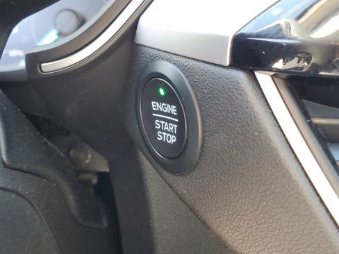 Used 2020 Ford Escape SE image 16