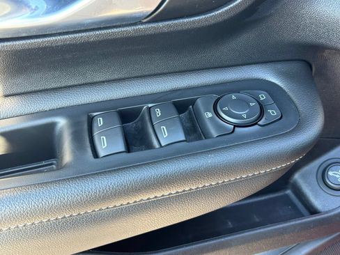 Used 2023 GMC Terrain SLE w/ Driver Convenience Package AWD/4WD image 12