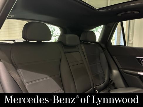 Used 2023 Mercedes-Benz GLC 300 4MATIC image 34