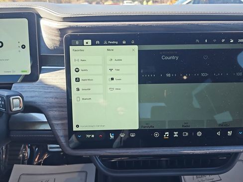 Used 2022 Rivian R1T Launch Edition image 26