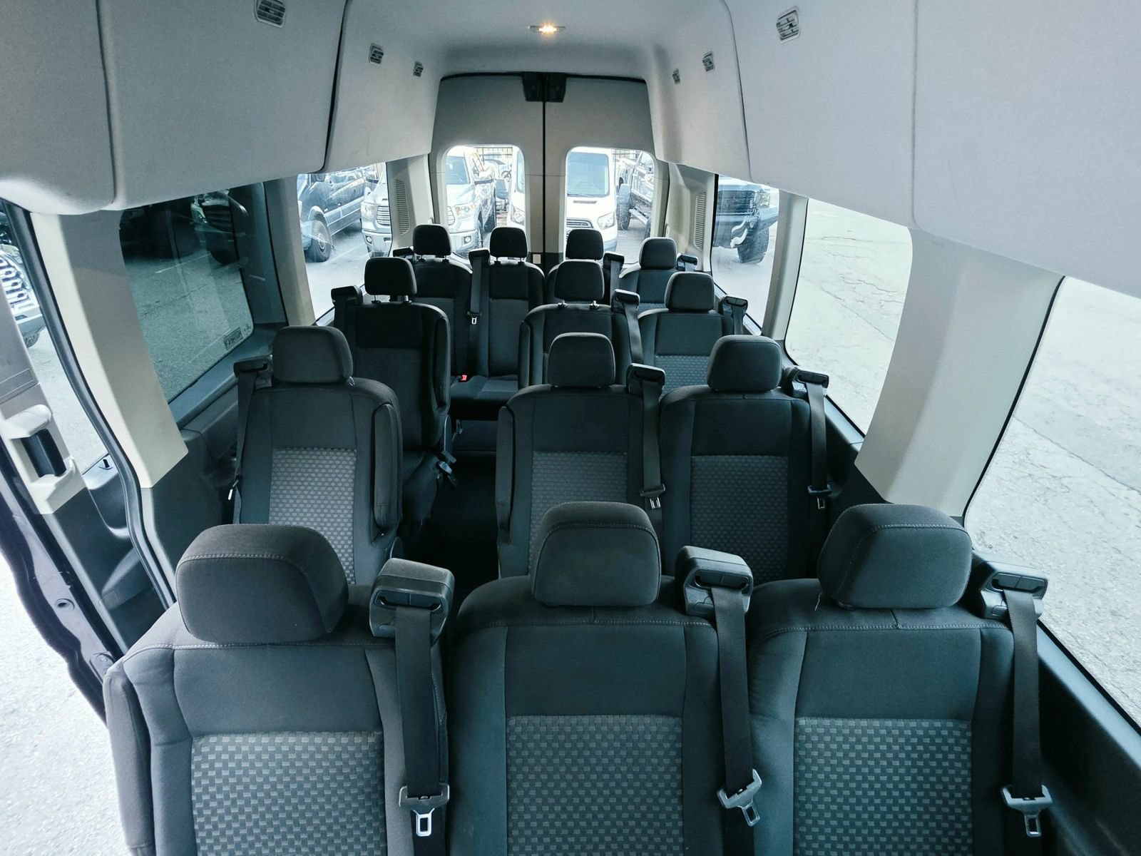 Used 2022 Ford Transit 350 XLT RWD image 25