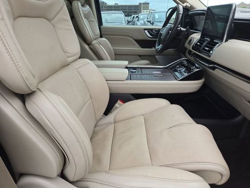 Used 2019 Lincoln Navigator Reserve AWD/4WD image 21