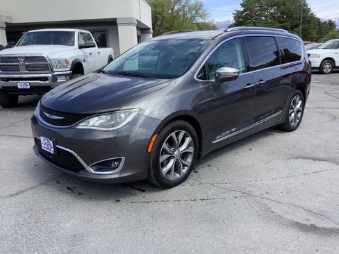 Used 2017 Chrysler Pacifica Limited FWD image 21