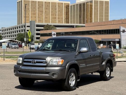 Used 2003 Toyota Tundra SR5 w/ SR5 Extra Value Pkg AWD/4WD image 1