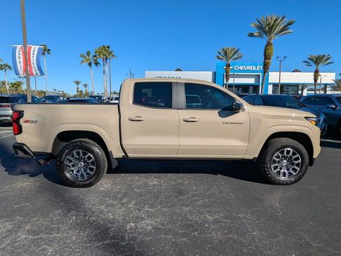 Used 2024 Chevrolet Colorado Z71 w/ Z71 Convenience Package 2 image 3