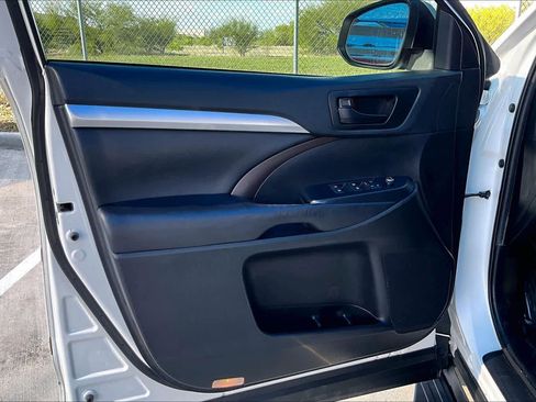 Used 2019 Toyota Highlander Plus image 22