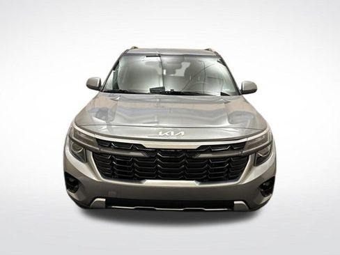Used 2024 Kia Seltos EX AWD/4WD image 2