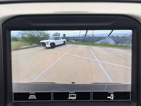 Used 2021 Chevrolet Silverado 1500 LTZ w/ LTZ Convenience Package II image 16