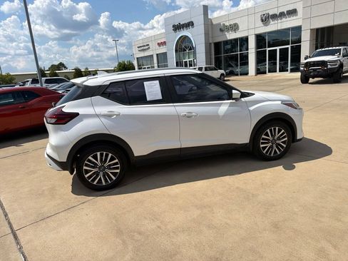 Used 2023 Nissan Kicks SV FWD image 18