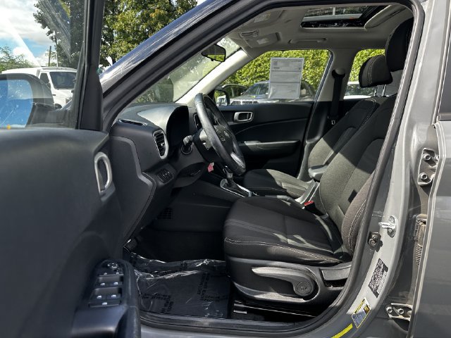 Used 2022 Hyundai Venue SEL FWD image 21