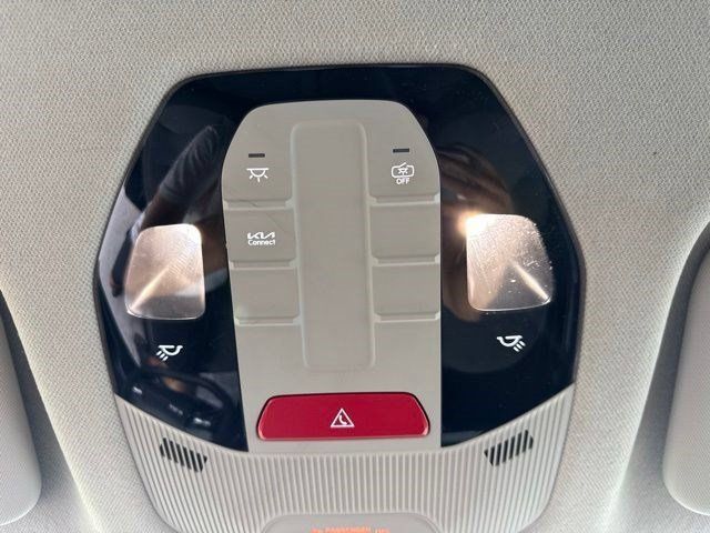 Used 2025 Kia K4 FWD image 32