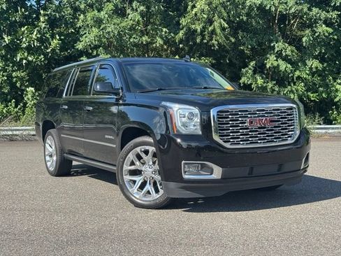 Used 2019 GMC Yukon XL Denali w/ Denali Ultimate Package AWD/4WD image 26