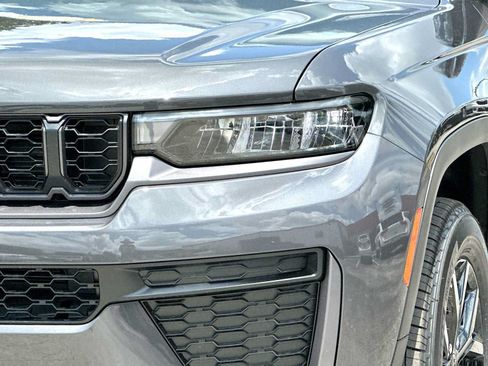 New 2026 Jeep Grand Cherokee Altitude RWD image 16