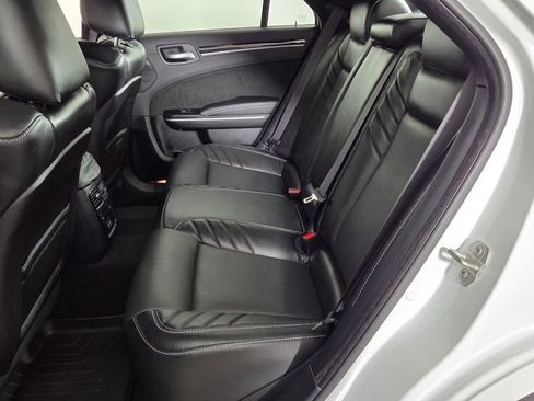 Used 2023 Chrysler 300 C image 30