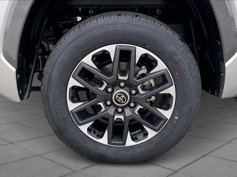 Used 2023 Toyota Tundra Limited image 10