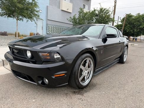 Used 2010 Ford Mustang GT RWD image 1
