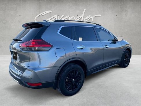 Used 2017 Nissan Rogue SV image 16