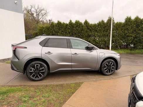 New 2026 Subaru Solterra AWD/4WD image 2
