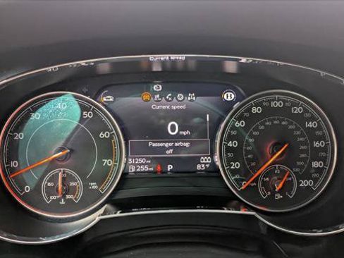 Used 2018 Bentley Bentayga AWD/4WD image 26