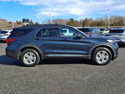 Certified 2023 Ford Explorer XLT AWD/4WD image 8