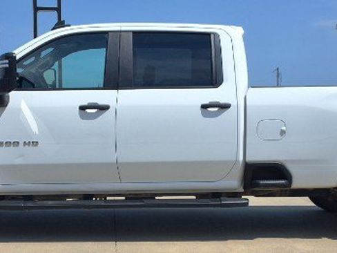 Used 2024 Chevrolet Silverado 2500 W/T w/ WT Convenience Package AWD/4WD image 5