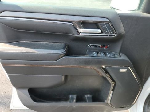 Used 2022 GMC Sierra 1500 AT4 w/ AT4 Preferred Package AWD/4WD image 14
