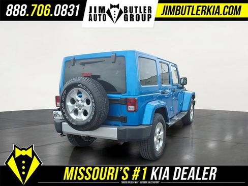 Used 2015 Jeep Wrangler Unlimited Sahara w/ Dual Top Group AWD/4WD image 20